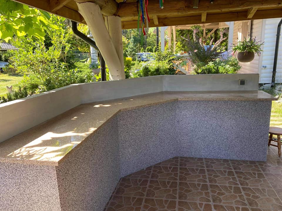 Blat kamienny w altance na zewnatrz